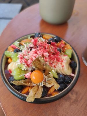 Acai bowl at Värav Coffee and Toast in Tallinn