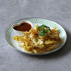 Crispy Mushroom: served with vegan bbq sauce at Warung Dua Hati in Canggu