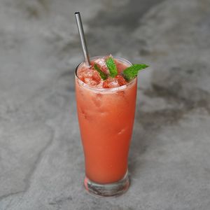 Hydrans: apple, orange, pineapple, and watermelon at Warung Dua Hati in Canggu