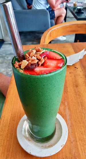 Spirulina smoothie at Warung Dua Hati in Canggu