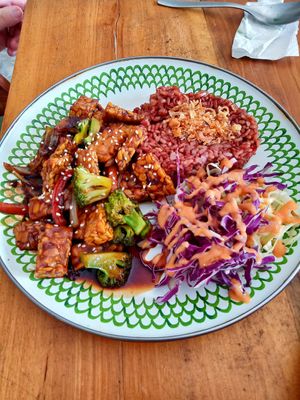 Teriyaki tempeh and Broccoli stir fry at Warung Dua Hati in Canggu
