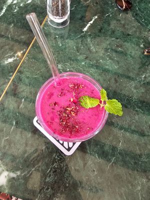 Dragon fruite smoothie at The Grind Coffeehouse in Colombo