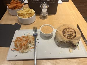 Vegan burger and fries  at The Huggy's Bar - Nandrin in Nandrin