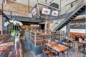 Voilà le bel intérieur de notre restaurant de Sprimont.  at The Huggy's Bar - Sprimont in Sprimont