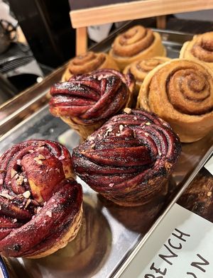 Смородиновые и коричные булочки   at Coffee Place in Tbilisi