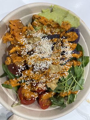 Mexican bowl with sesame pulled tofu    at DUB - Nomad - T1 in Dublin