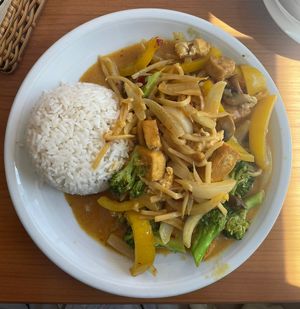 veganes curry mit reis  at Manjing Haus in Darmstadt