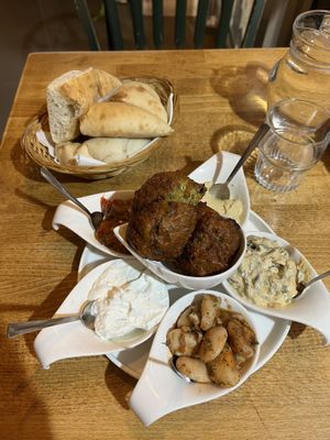 Assortiment de 6 entrées végétariennes  at Vege - Brancion in Paris