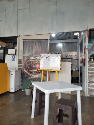 the outside at Noqa Vegan in Lima