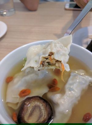 WS03: Dumpling Soup - RM6.20
Delicious soup and very satisfying dumplings with such complex textures and are well seasoned. Skin is thin. at The Leaf 绿叶坊 - Georgetown in Penang