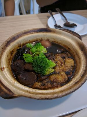 TD01: Slow Braised Vinegar Ginger - RM13.90 (comes with rice)
HIGHLY RECOMMEND THIS! Fragrant and very flavourful! Strong with lots ginger and vinegar, and well balanced! Very impressed and absolutely loved this. at The Leaf 绿叶坊 - Georgetown in Penang