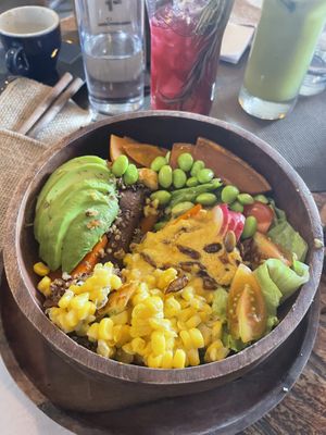 Bowl avokado, sweet potatoes, quinoa, veggies  at Eco Taste in Gerokgak