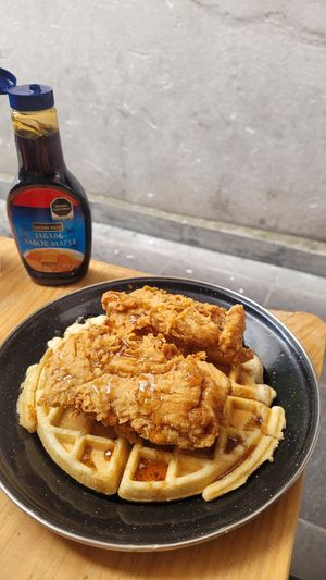 Fried "Chicken" & Waffles 😍 at VFT Vegan Fried Tofu - temporarily closed in Mexico City