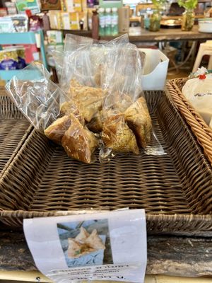 Samosas  at Boonniyom Santi Asoke Market ตลาดบุญนิยมสันติอโศก in Bangkok