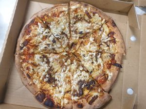 Potato pizza made vegan at Knead it Pizza Bar in Yea