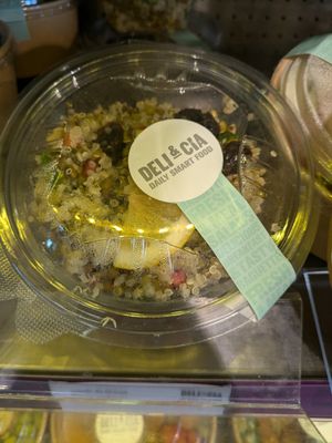 Quinoa salad at Deli&Cia - OPO in Porto