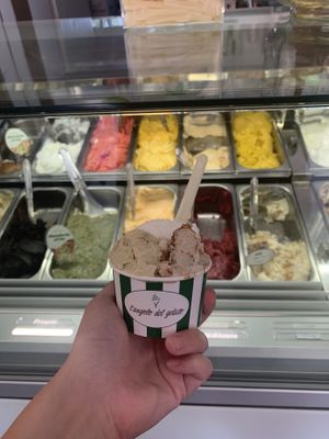 Vegan Limone and pistachio   at L'Angolo del Gelato in San Rocco
