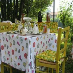 Breakfast in the garden at Il Melograno Nano in Barga
