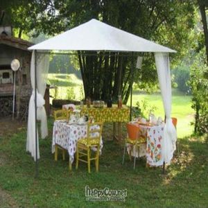 Breakfast in the garden at Il Melograno Nano in Barga