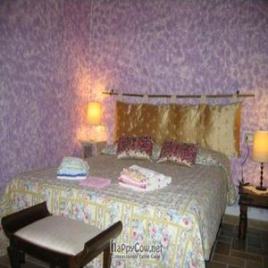 Room Glicine at Il Melograno Nano in Barga