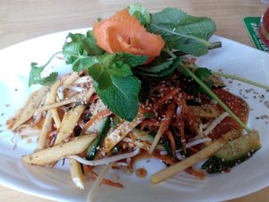 Mangosalat at Veganam in Kiel