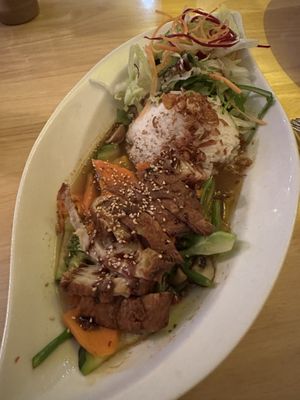 Knusprige Ente süßsauer   at Veganam in Kiel