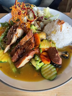 Mango Curry  at Veganam in Kiel