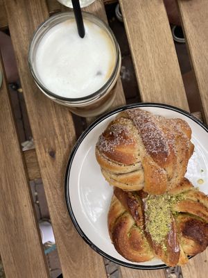 Iced oat latte, cardamom bun and pistachio bun  at Håndbakt in Oslo