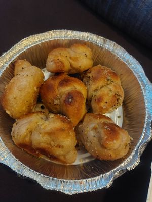 Garlic knots at Hot Tongue Pizza in Los Angeles