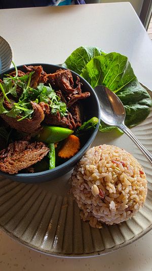 Chinese Broccoli 🥦 with mock duck 😋 at What De Health Thai in San Diego