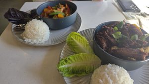 Cauliflower and Red Curry dishes at What De Health Thai in San Diego