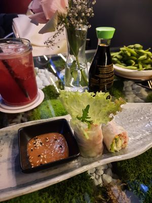 Sommerrolle mit Erdnusssoße at Secret Garden in Munich