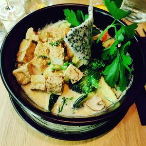 Prächtiger Feuervogel at Secret Garden in Munich