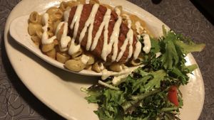Vegan buffalo chicken & Mac and cheese! I get this every time. It’s amazing. 😍 at Veggie Galaxy in Cambridge
