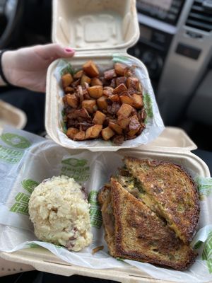 Homefries and portabello patty melt at Veggie Galaxy in Cambridge