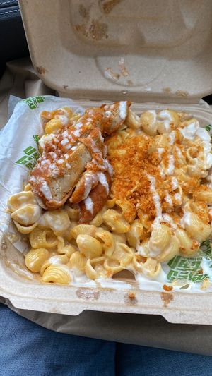 Buffalo chicken Mac and cheese #Veganuary at Veggie Galaxy in Cambridge
