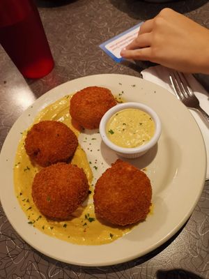  at Veggie Galaxy in Cambridge