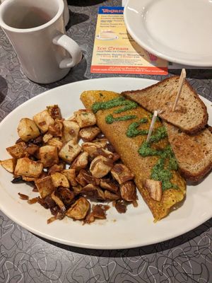 Green omelet with GF toast at Veggie Galaxy in Cambridge