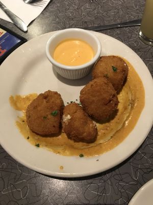 Vegan Mac and Cheese bites at Veggie Galaxy in Cambridge