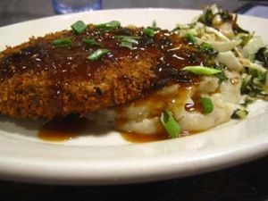 Seitan cutlet of the week : pure comfort food

You will not be disappointed if you feel like eating something similar at Veggie Galaxy in Cambridge