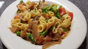 Half macaroni and vegan cheese plate with additional vegetables and seitan at Veggie Galaxy in Cambridge