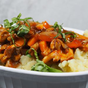 Mushroom Bourguignon with Cauliflower Potato Mash
Gluten Free, Nut Free, Soy Free at Spoon and Sprout in Houston