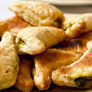 Plantain Lentil Curry Puff served with Mint Cilantro Date Chutney
Nut Free at Spoon and Sprout in Houston