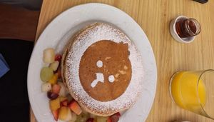 I had the vegan pancakes which were nice and massive. They would have been better with something in the batter as it became a bit samey. at Billy Brunch Sevilla in Sevilla