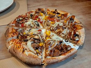 Pizza bbq at Pizzeria Campelo in Valdovino