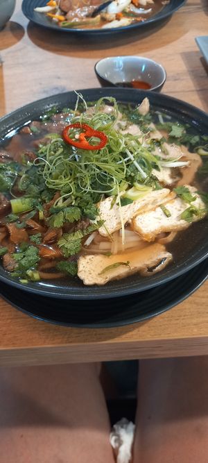 Amazing food, generous portions. We shared the mixed starter for 2 and I had the noodle soup and my partner had the vegan salmon. Everything was absolutely delicious 😋  at Vevi Restaurant II in Vienna