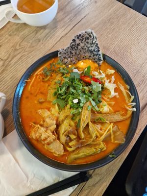 S at Vevi Restaurant II in Vienna