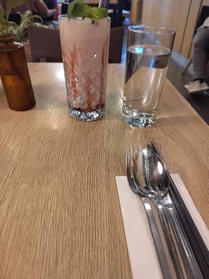Lychee Berry shake 🤤 at Vevi Restaurant II in Vienna