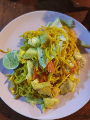 Fried yellow noodles with tofu at Bam Bam in Koh Tao