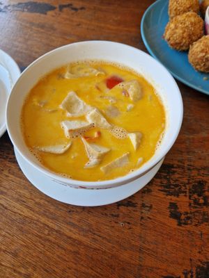 Massamam curry with tofu at Bam Bam in Koh Tao